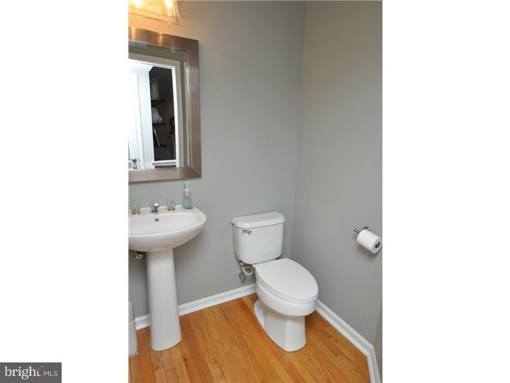 35 Brooks Road Moorestown, NJ 08057 - Photo 10 of 23 Half Bath