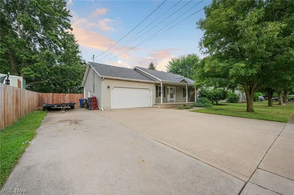 $250,000 | 216 Pleasant Street, LaGrange, OH 44050