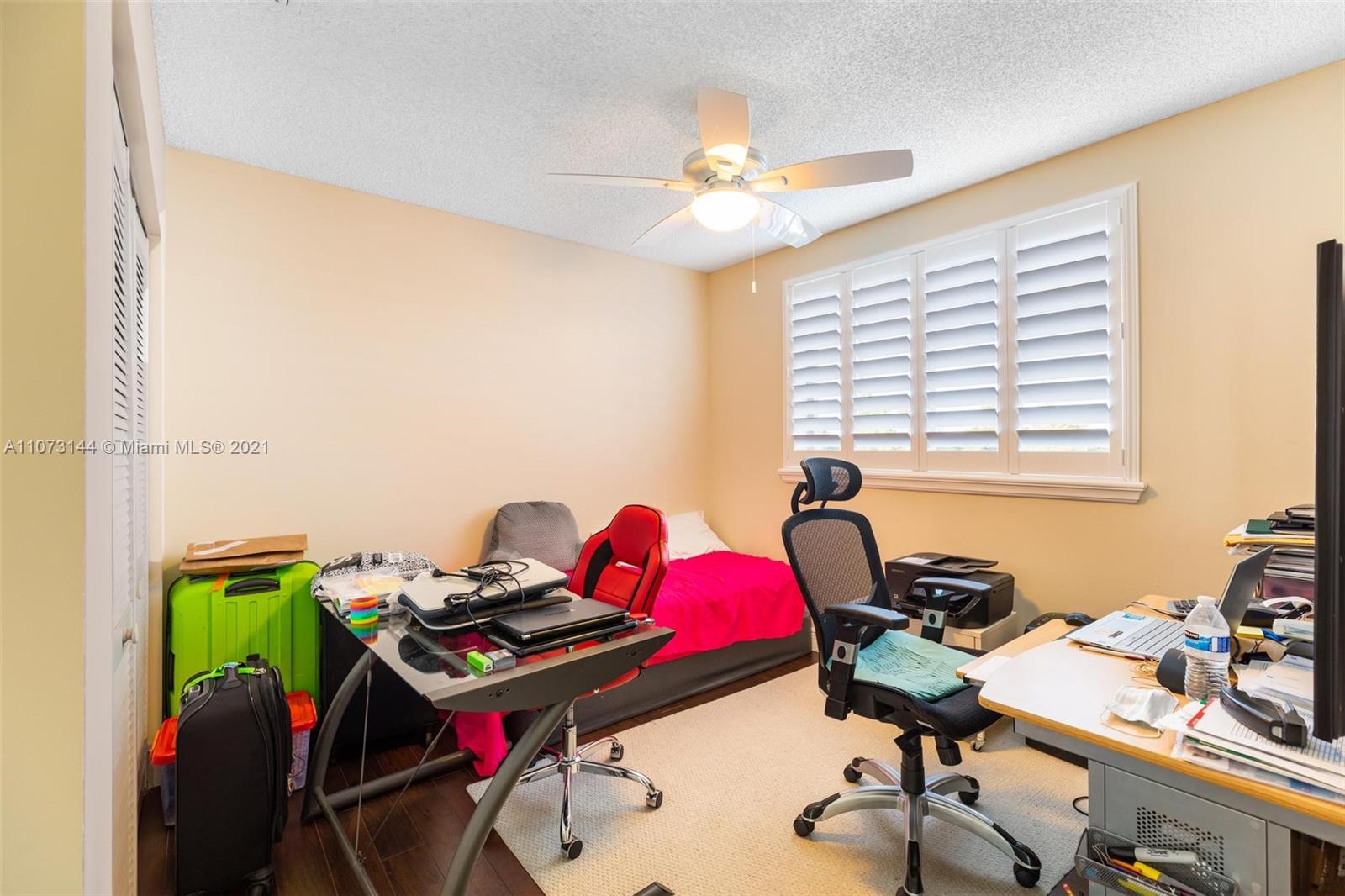 955 Falling Water Road Weston, FL 33326 - Photo 28 of 38