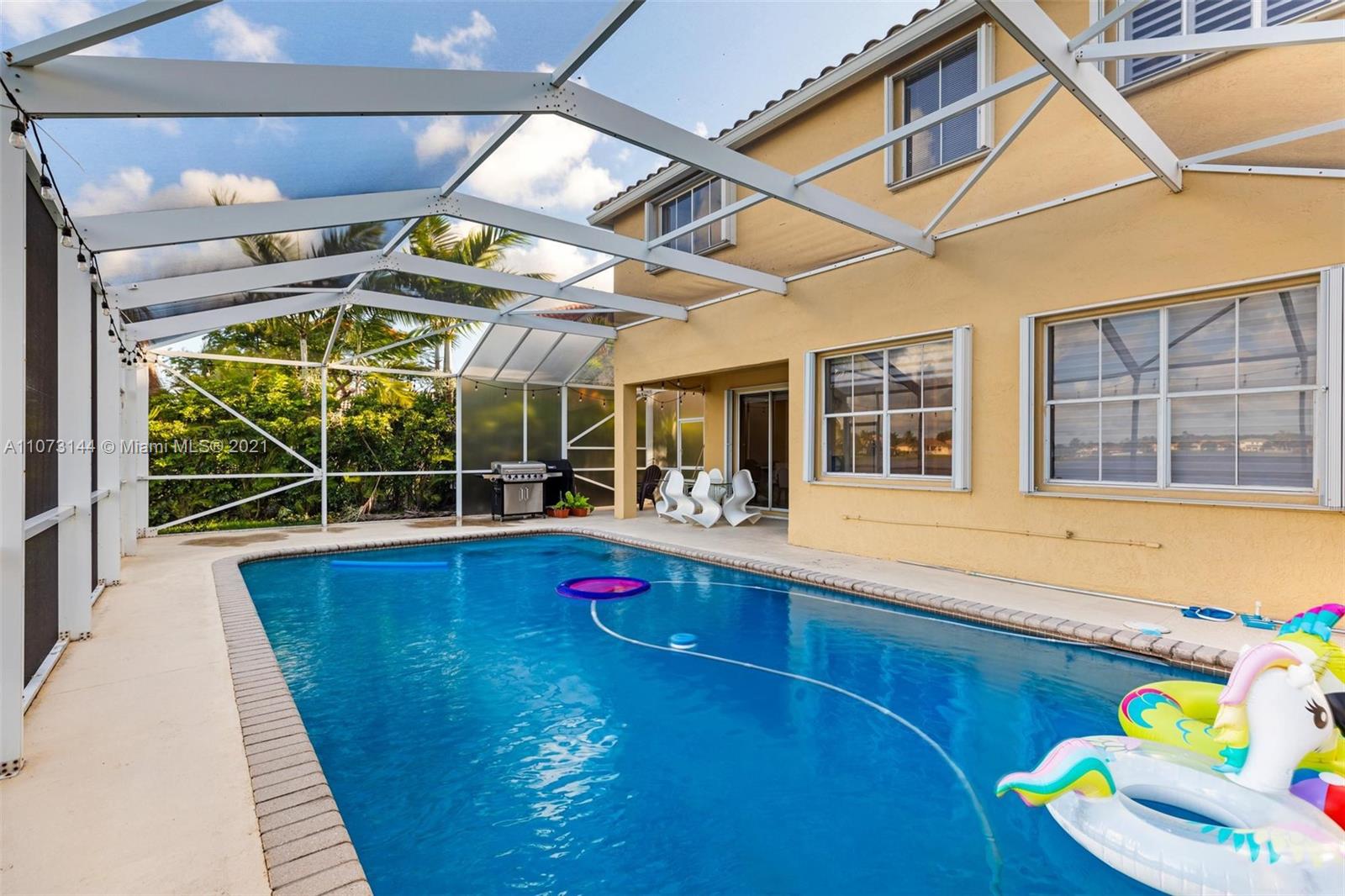 955 Falling Water Road Weston, FL 33326 - Photo 30 of 38