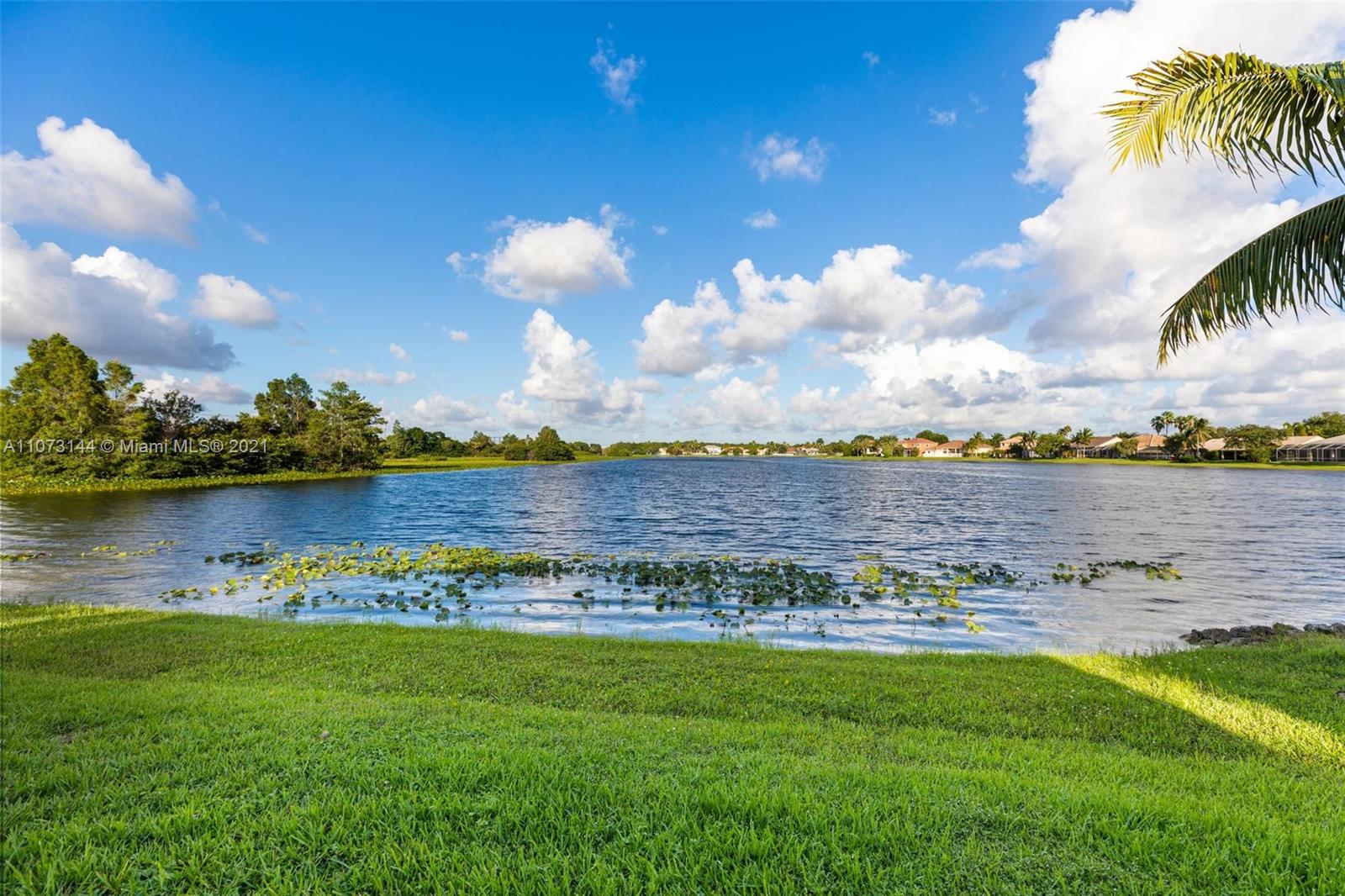 955 Falling Water Road Weston, FL 33326 - Photo 33 of 38