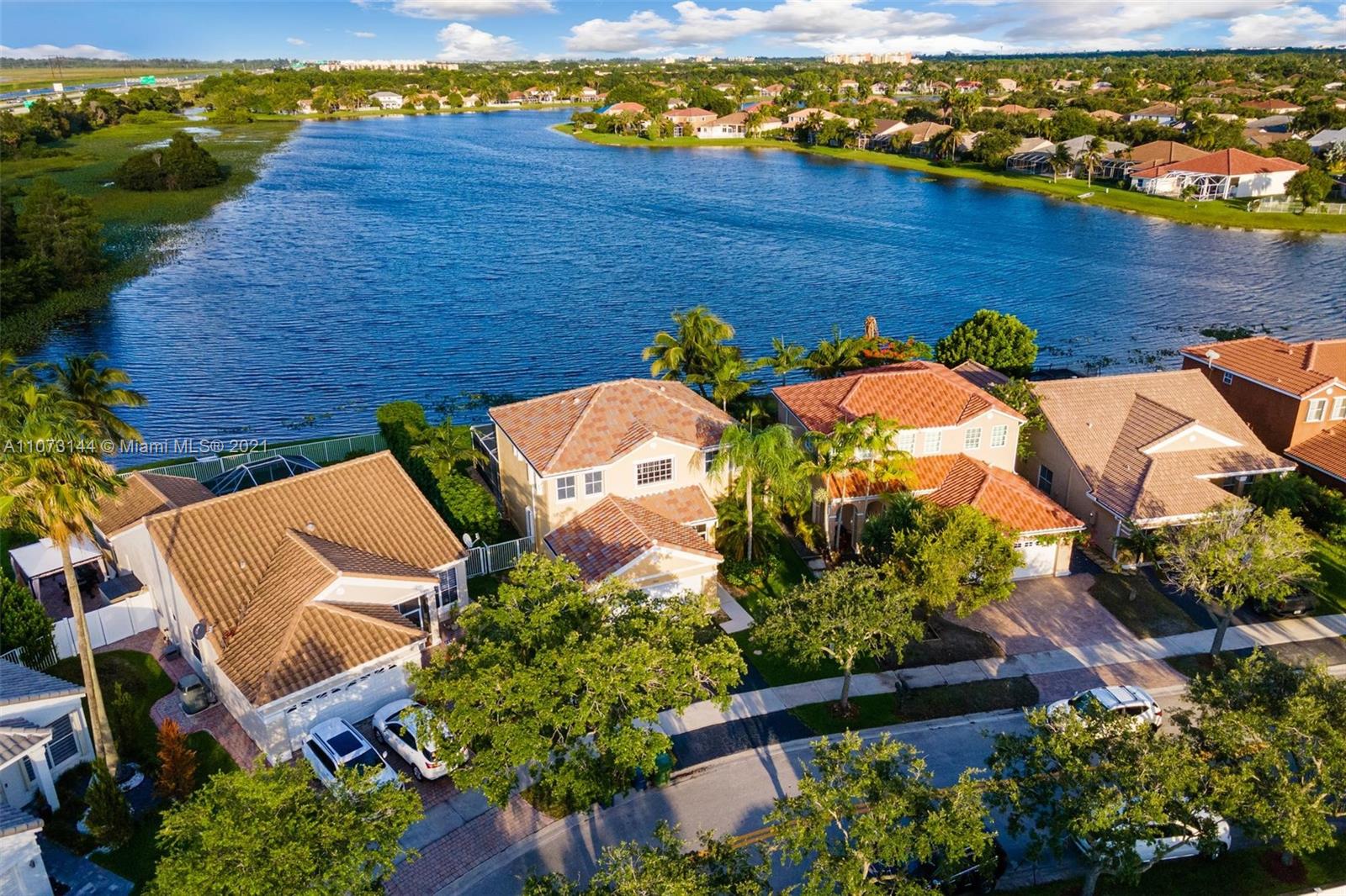 955 Falling Water Road Weston, FL 33326 - Photo 6 of 38 Aerial shot of the property