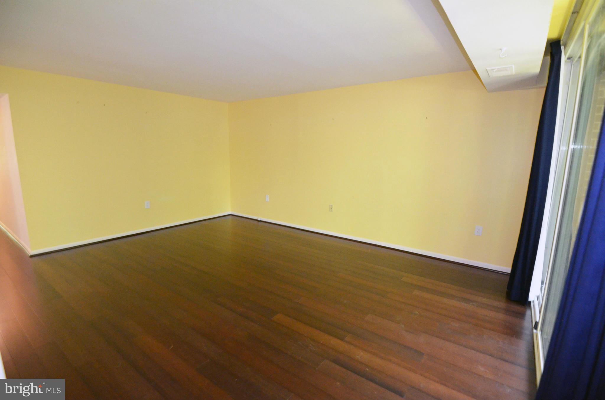 1403 Northgate Square, Unit 11B Reston, VA 20190 - Photo 6 of 28 Living Room