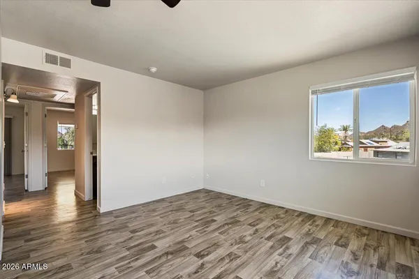 $999 | 1346 East Mountain View Road, Unit 207, Phoenix, AZ 85020