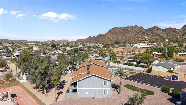 $999 | 1346 East Mountain View Road, Unit 207, Phoenix, AZ 85020