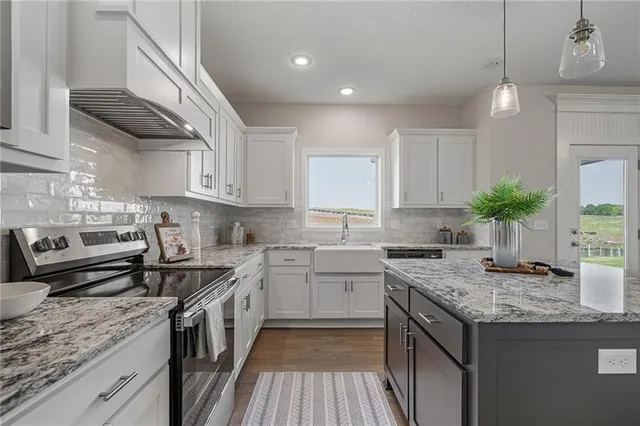 $614,950 | 19444 West 114th Terrace, Olathe, KS 66061