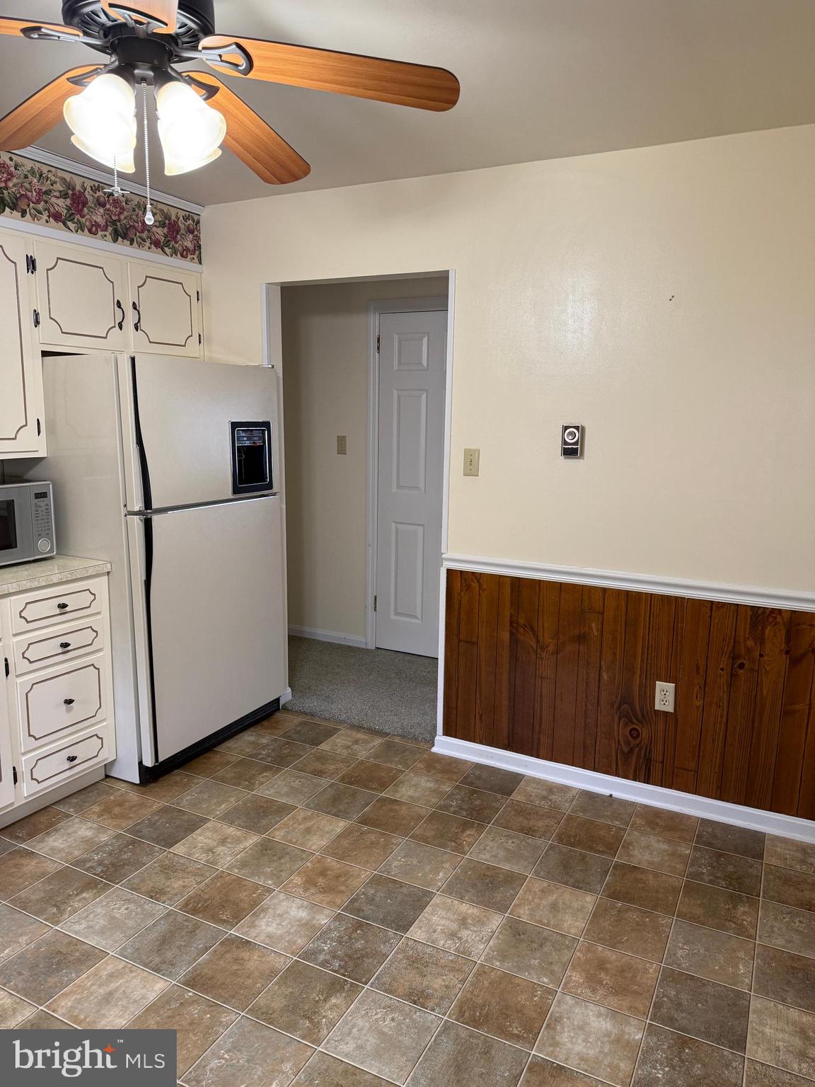 10984 Old Forge Road Waynesboro, PA 17268 - Photo 16 of 57 a view of a livingroom with an empty space