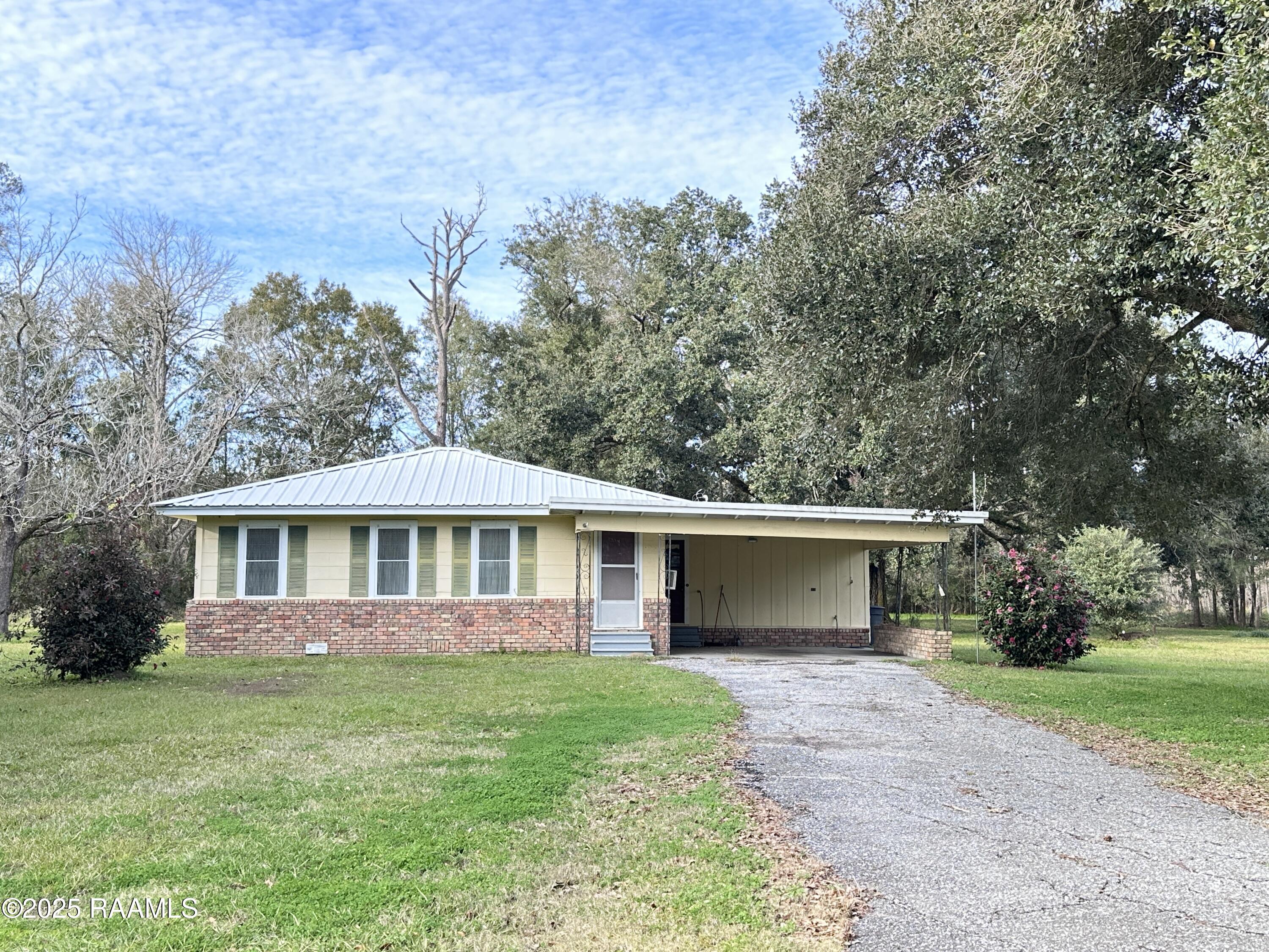 8606 Sand Pit Road Abbeville, LA 70510 - Photo 1 of 16 Front