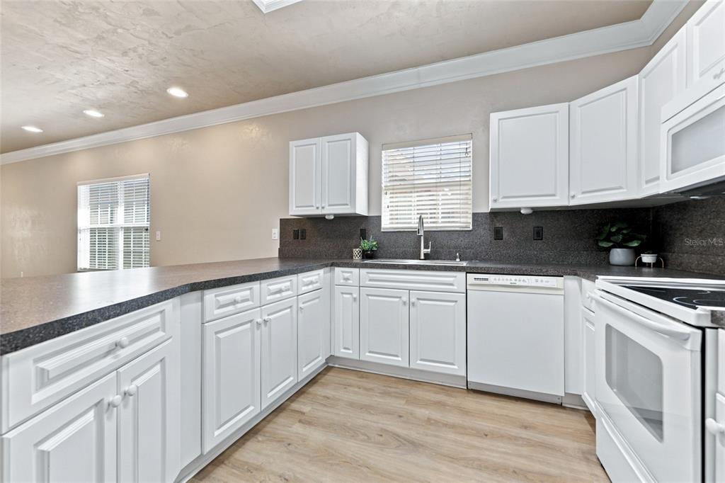 4722 Northwest 80th Road Gainesville, FL 32653 - Photo 3 of 37 Gallery Image 3