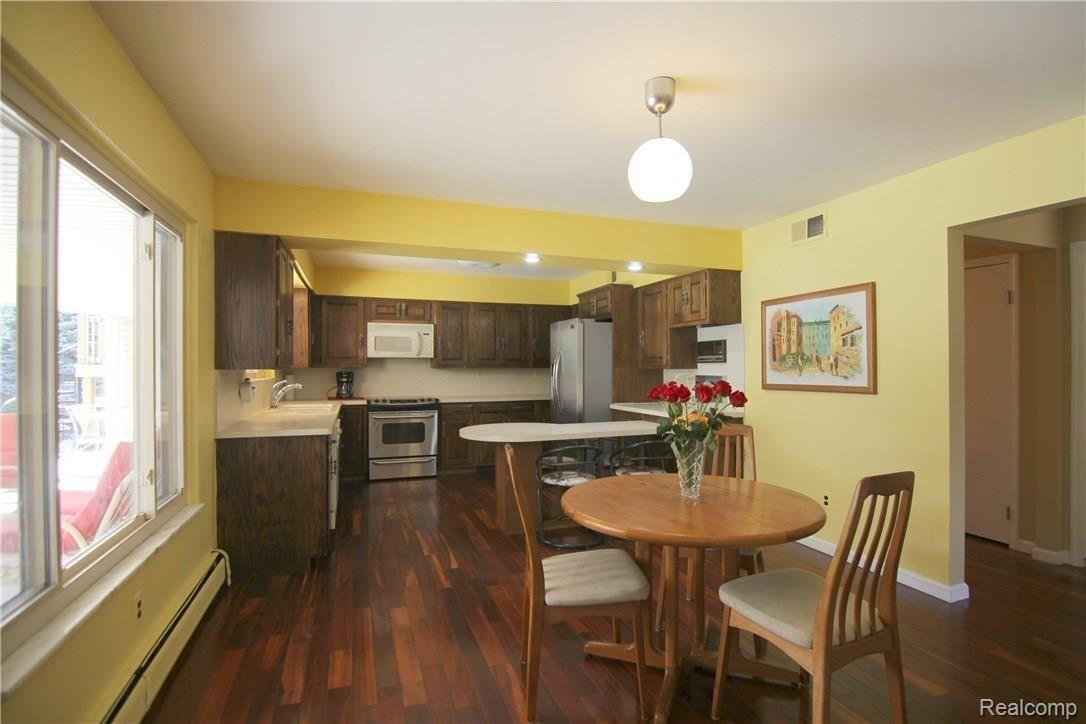 39731 Tyler Road Belleville, MI 48111 - Photo 15 of 29 Tyler Rd Kitchen.jpg