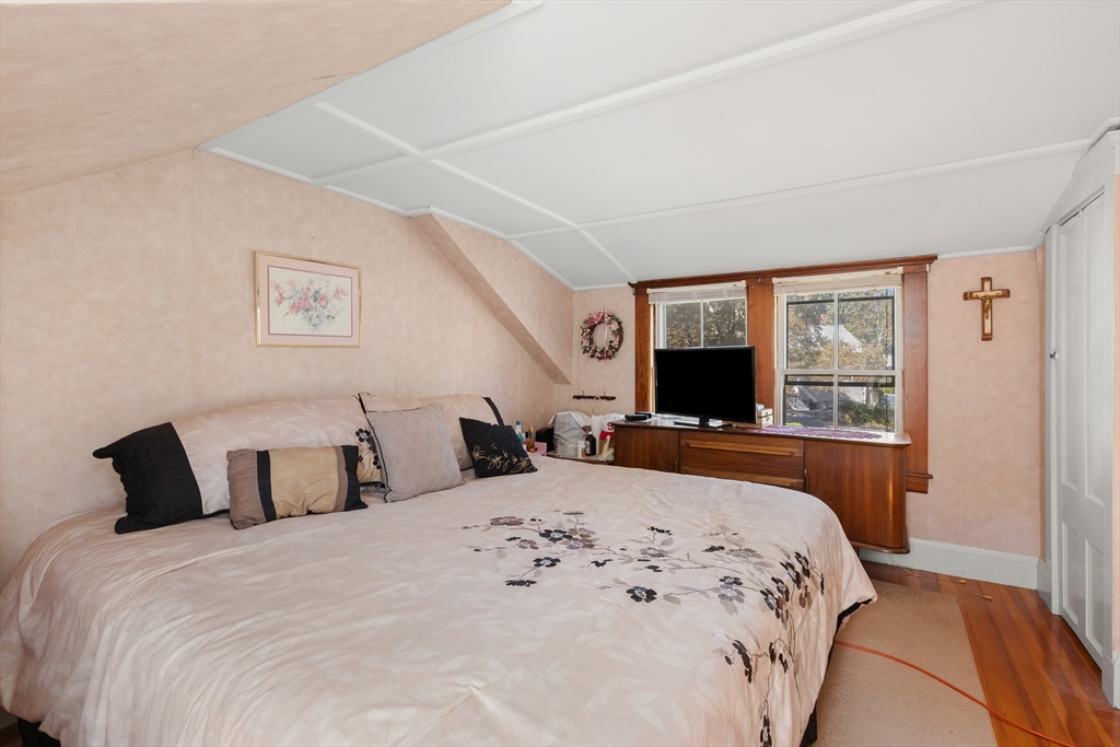 6 Martin Street Saugus, MA 01906 - Photo 12 of 21