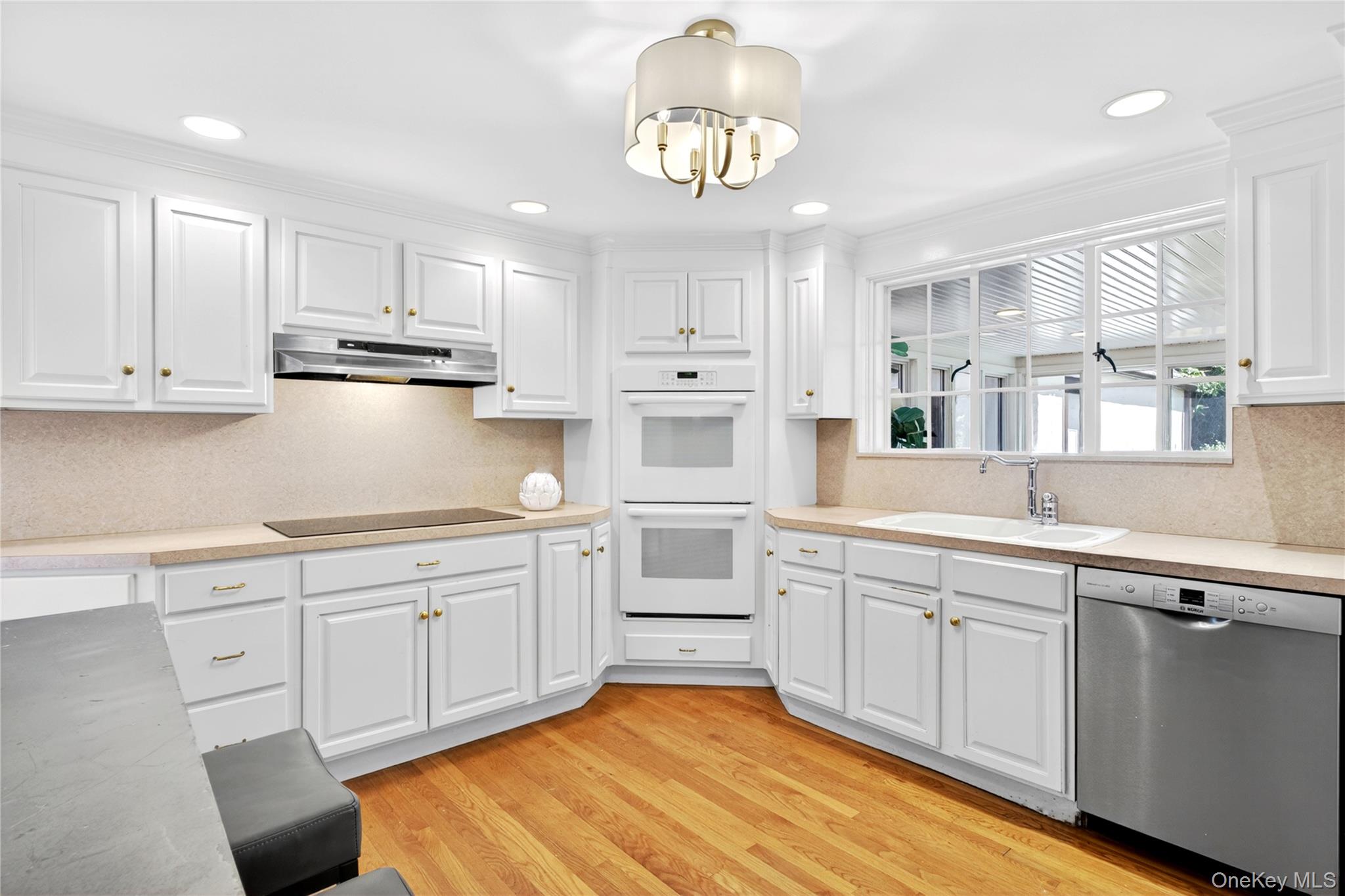 3 Brompton Road Garden City, NY 11530 - Photo 9 of 23
