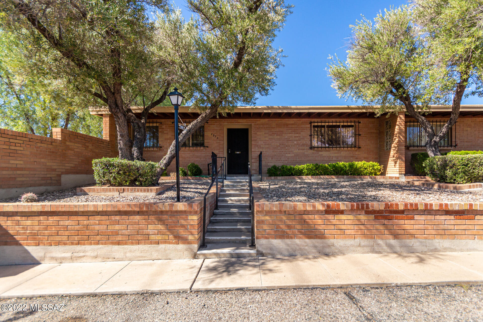 1922 West Anklam Road Tucson, AZ 85745 - Photo 2 of 20 Gallery Image 2