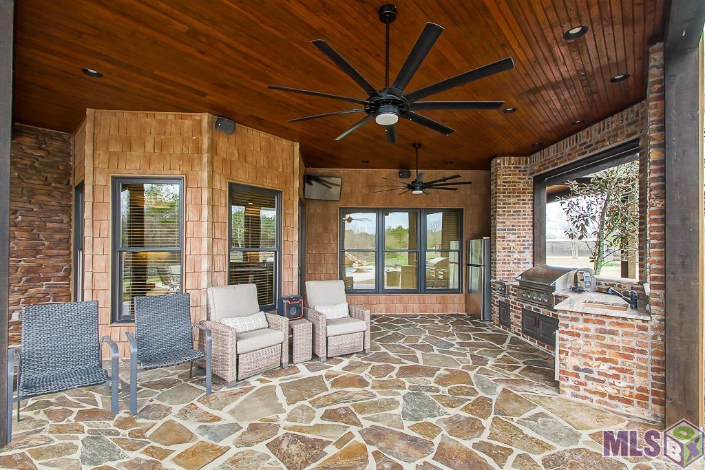 16033 Greenwell Springs Port Hudson Road Central, LA 70770 - Photo 35 of 39 Outdoor Kitchen