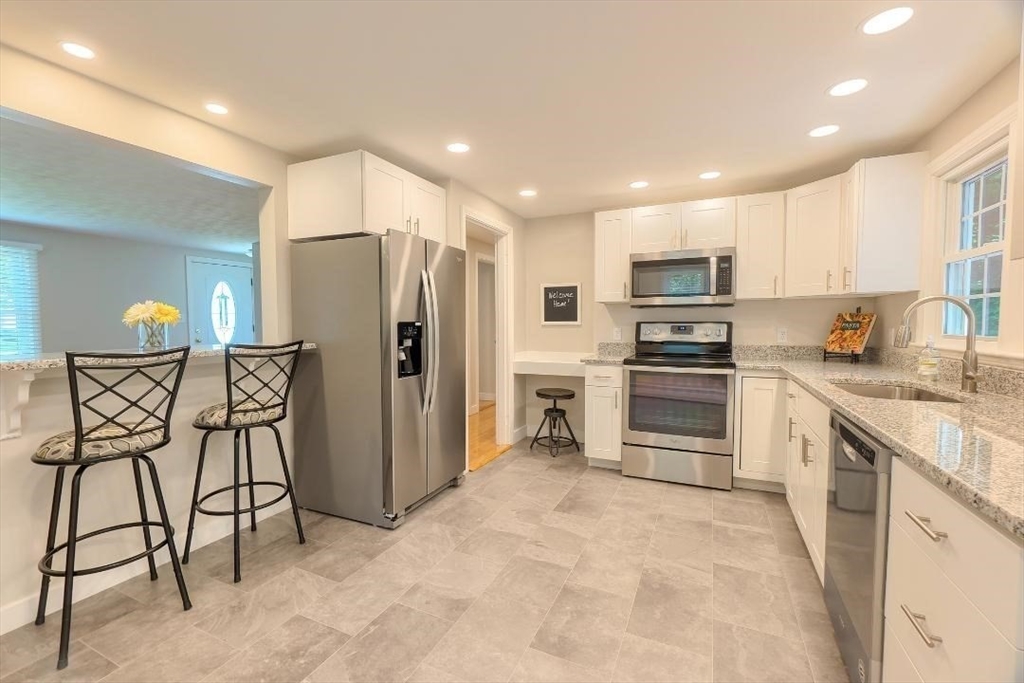 2 Bay Edge Lane Worcester, MA 01604 - Photo 2 of 23