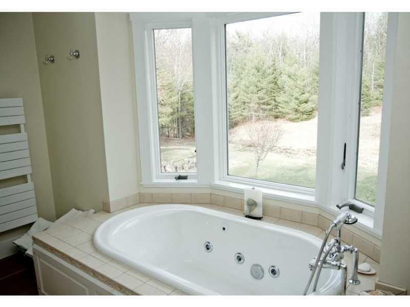 262 Bald Head Road Arrowsic, ME 04530 - Photo 21 of 35 Master Bath/Spa.