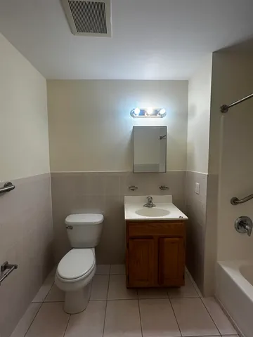 $1,156 | 1609 West Lake Avenue, Unit 112, Neptune, NJ 07753