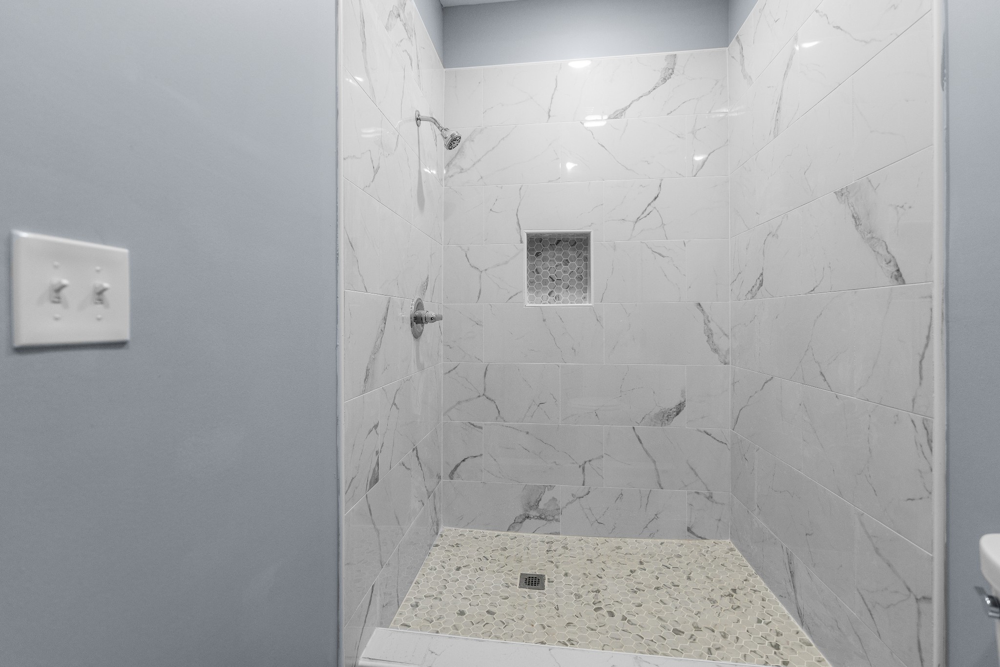 115 Freeman Street, Unit A Tullahoma, TN 37388 - Photo 17 of 25 a bathroom with a shower