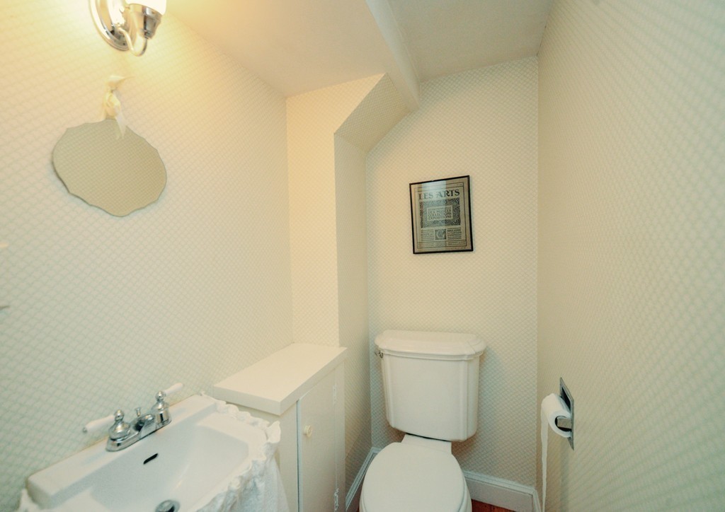 17 Bow Road Wayland, MA 01778 - Photo 15 of 25