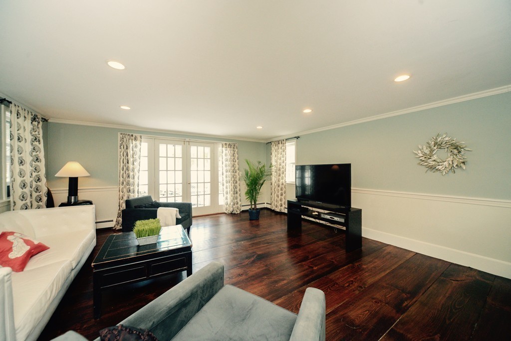 17 Bow Road Wayland, MA 01778 - Photo 5 of 25