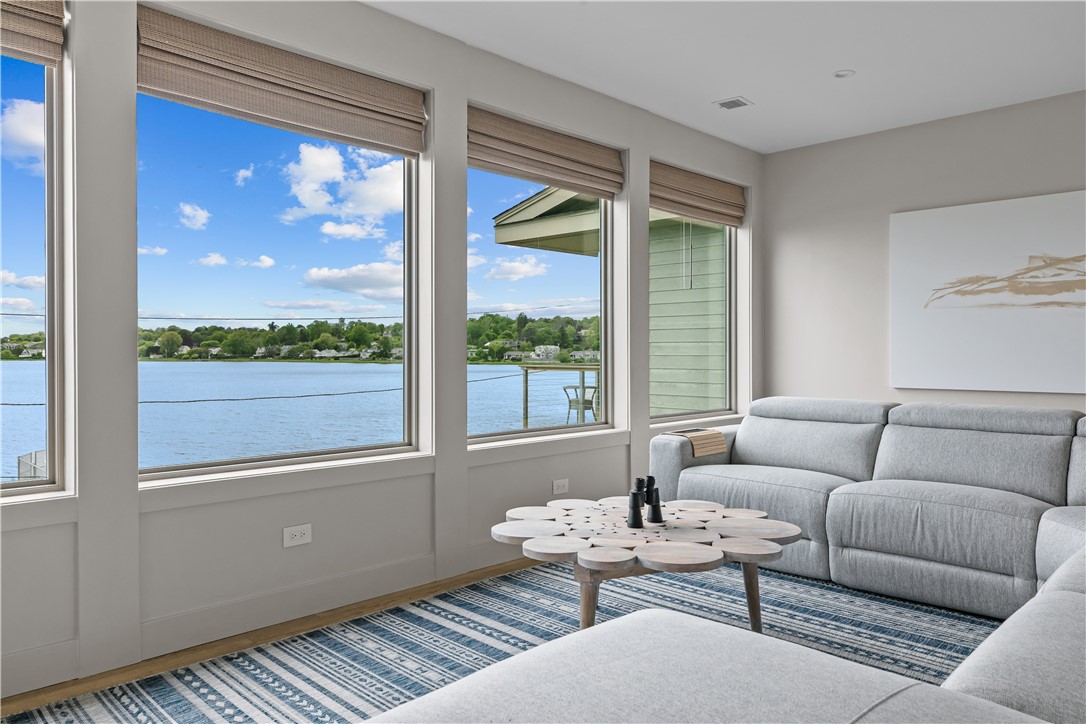 82 Ellery Road Newport, RI 02840 - Photo 21 of 31 Second Level Den