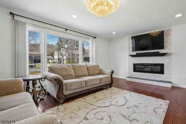 $499,999 | 500 East Valley View Avenue, Hackettstown, NJ 07840