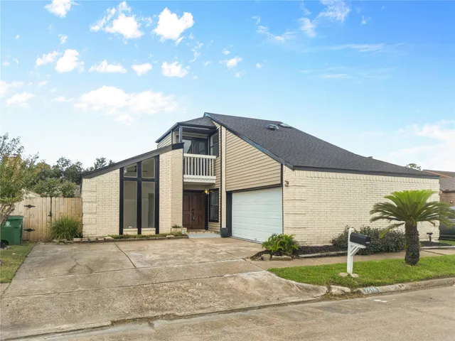 $379,000 | 7519 Teal Run Drive, Houston, TX 77071