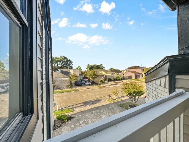 $379,000 | 7519 Teal Run Drive, Houston, TX 77071