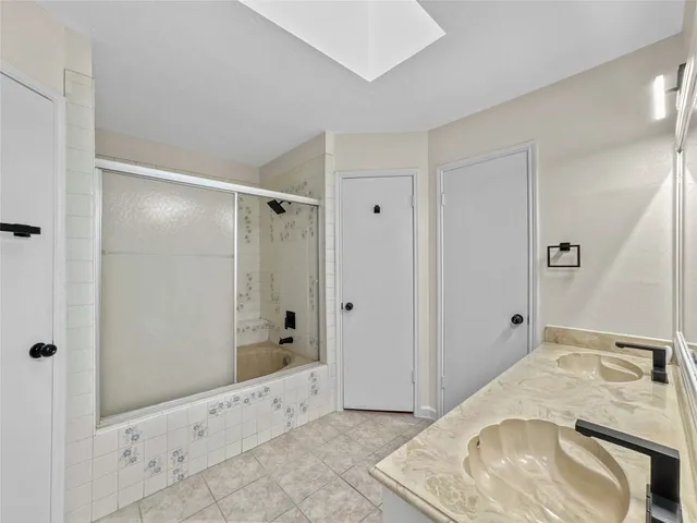 $379,000 | 7519 Teal Run Drive, Houston, TX 77071