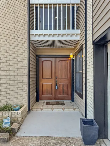 $379,000 | 7519 Teal Run Drive, Houston, TX 77071