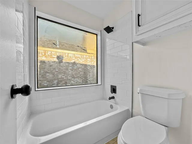 $379,000 | 7519 Teal Run Drive, Houston, TX 77071