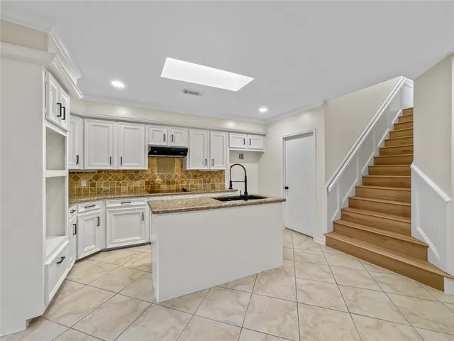 $379,000 | 7519 Teal Run Drive, Houston, TX 77071