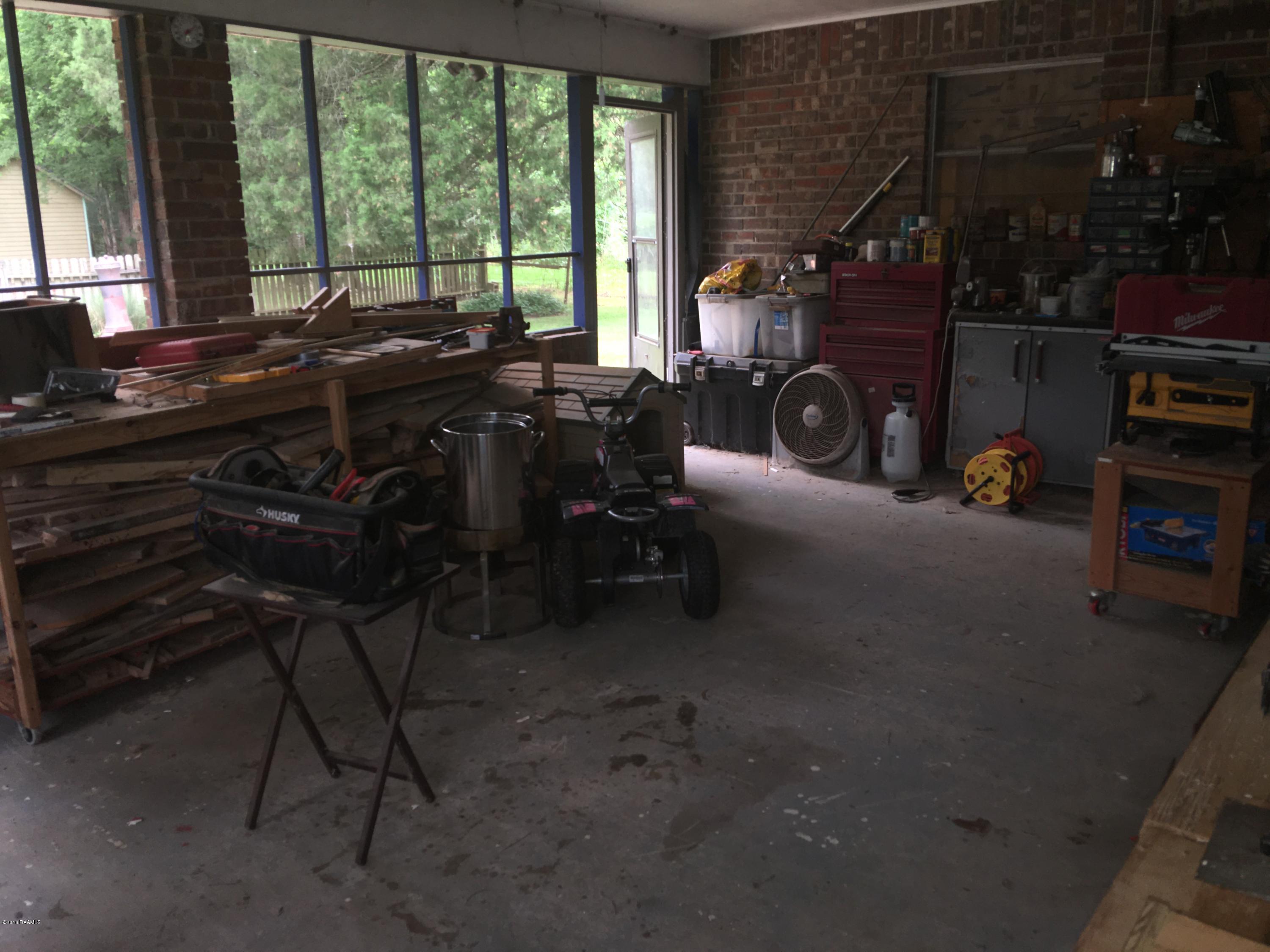 7372 Cemetery Road St. Martinville, LA 70582 - Photo 12 of 13 Screen Porch Workshop