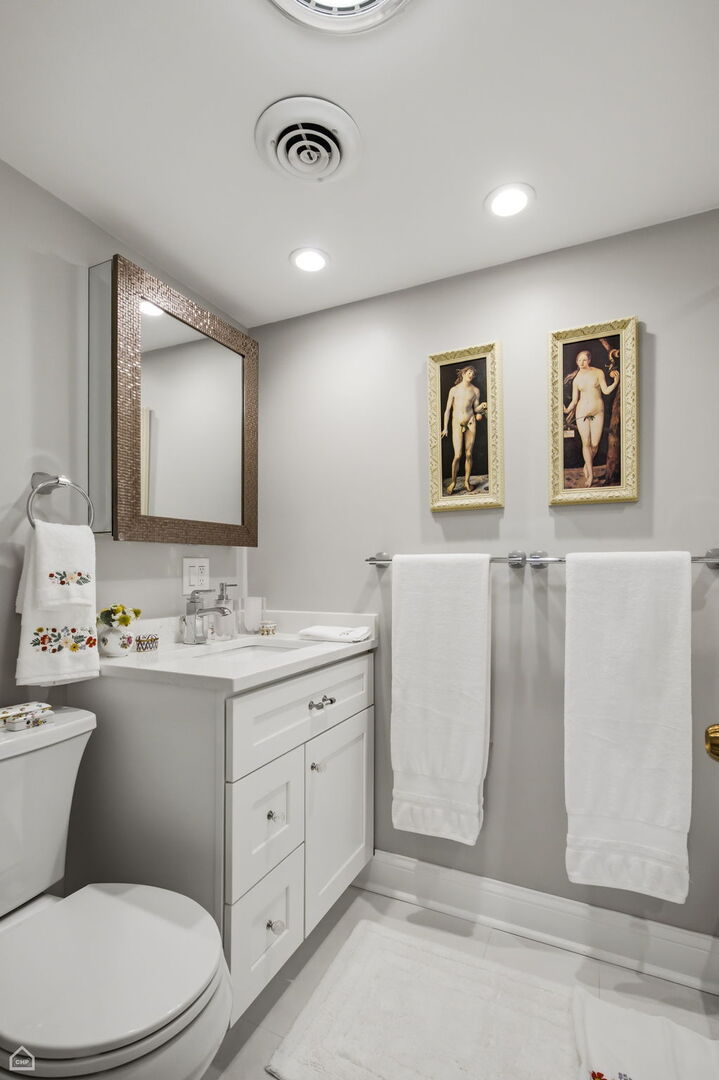 7200 North Ridge Boulevard, Unit 4G Chicago, IL 60645 - Photo 18 of 27 Gallery Image 18