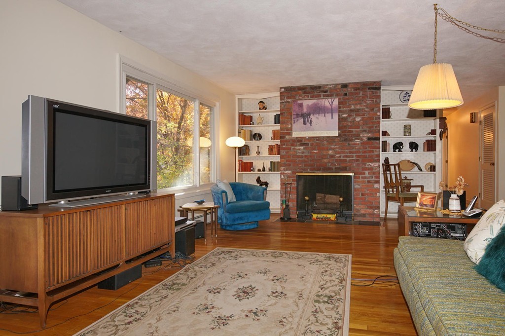 25 Meadowview Road Wayland, MA 01778 - Photo 7 of 29