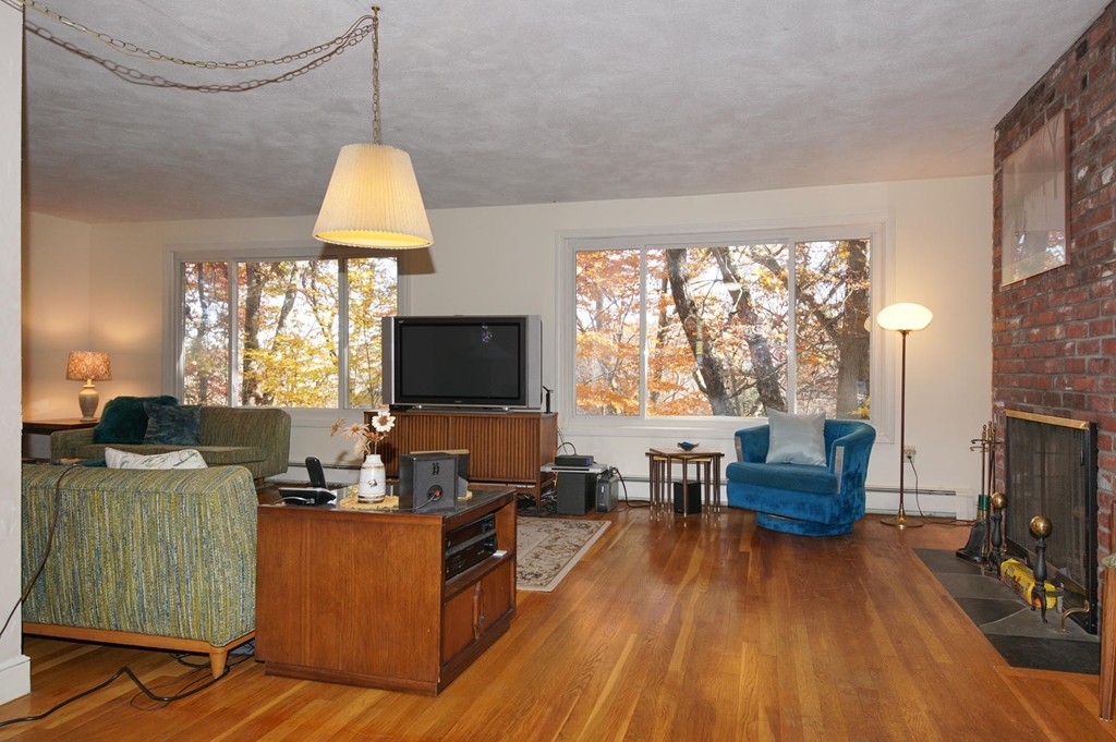 25 Meadowview Road Wayland, MA 01778 - Photo 9 of 29
