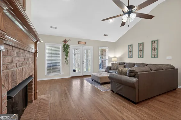 a view of entryway and hall