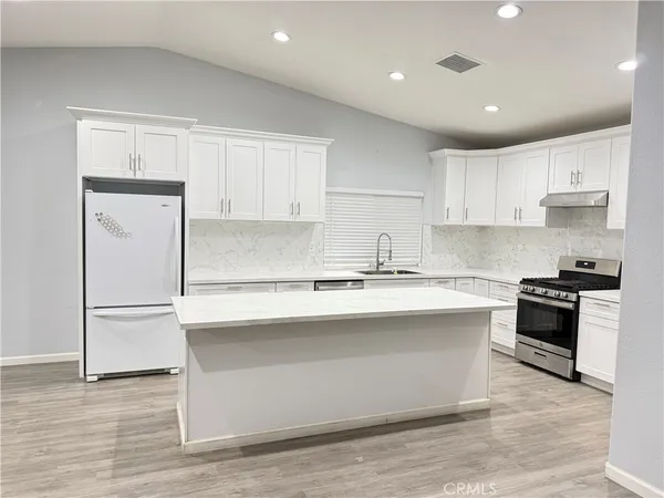 $3,200 | 79250 Desert Stream Drive, La Quinta, CA 92253