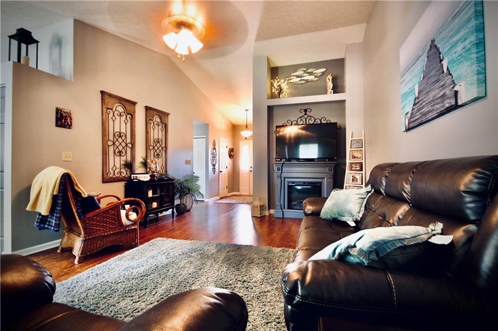 5810 Long Ridge Place Indianapolis, IN 46221 - Photo 5 of 15 Gallery Image 5