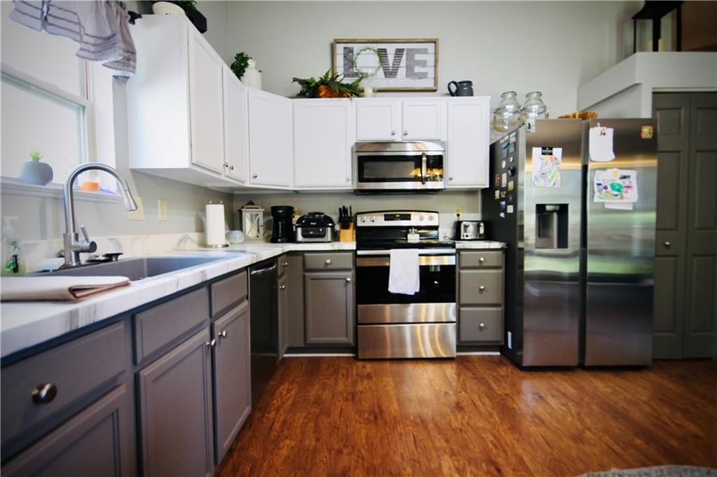 5810 Long Ridge Place Indianapolis, IN 46221 - Photo 6 of 15 Gallery Image 6