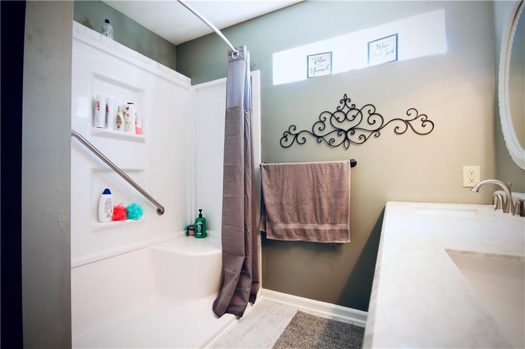 5810 Long Ridge Place Indianapolis, IN 46221 - Photo 8 of 15 Gallery Image 8