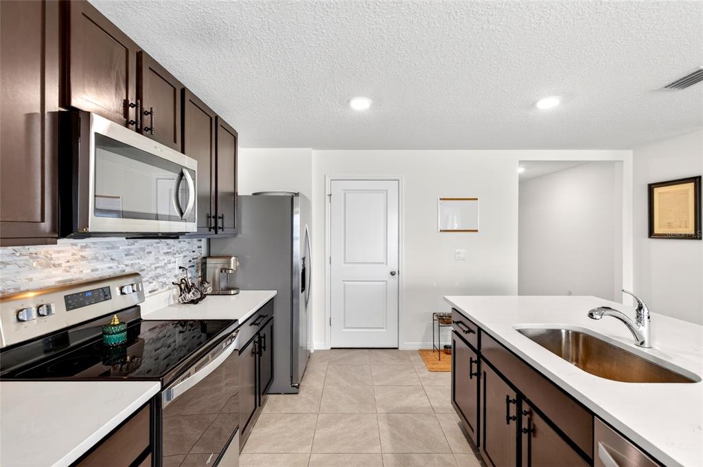 4716 Southwest 85th Place Ocala, FL 34476 - Photo 14 of 37
