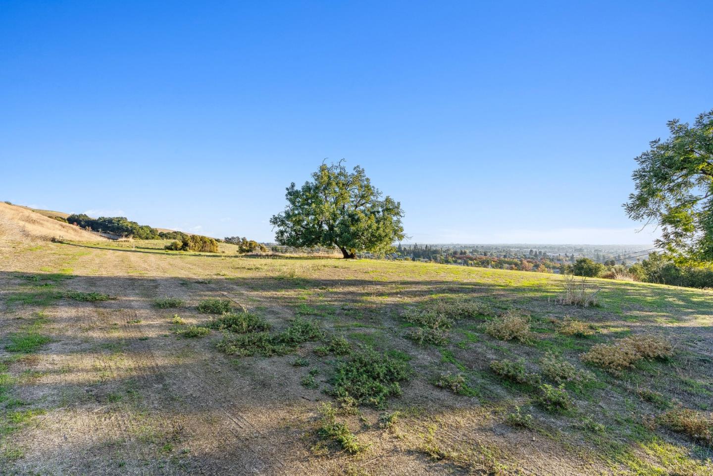 1995 Old Calaveras Road Milpitas, CA 95035 - Photo 26 of 53 a view of an ocean and a mountain