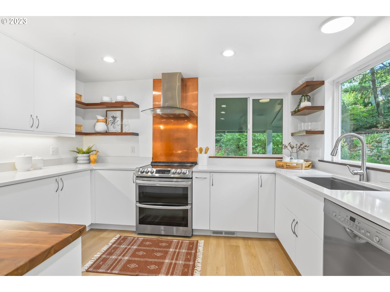4204 Southwest Jerald Way Portland, OR 97221 - Photo 16 of 43 Gallery Image 16