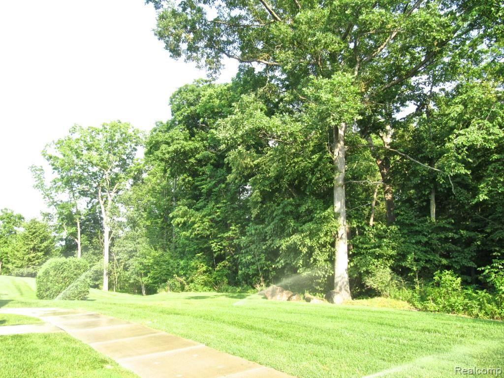 3397 Tremonte Circle, Unit 202 Rochester, MI 48306 - Photo 6 of 35 Mature Setting