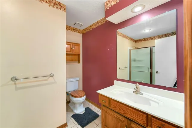 $335,000 | 510 Northeast Thames Drive, Lee's Summit, MO 64086