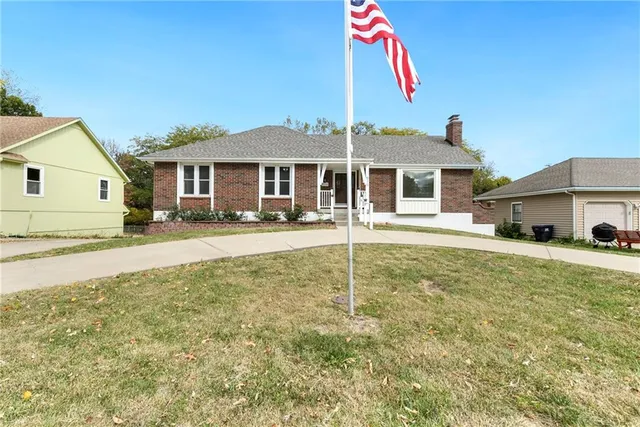 $335,000 | 510 Northeast Thames Drive, Lee's Summit, MO 64086