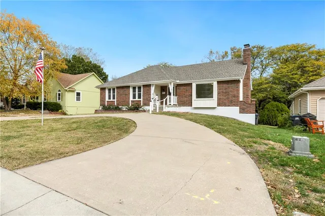$335,000 | 510 Northeast Thames Drive, Lee's Summit, MO 64086