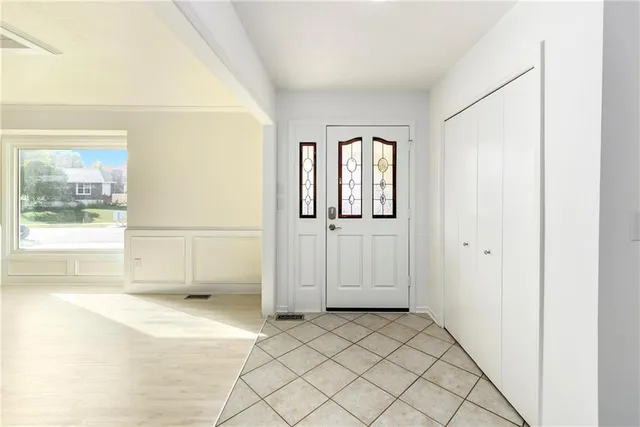 $335,000 | 510 Northeast Thames Drive, Lee's Summit, MO 64086