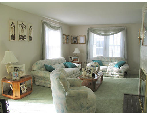 350 Rochester Street Fall River, MA 02720 - Photo 3 of 6 Gallery Image 3